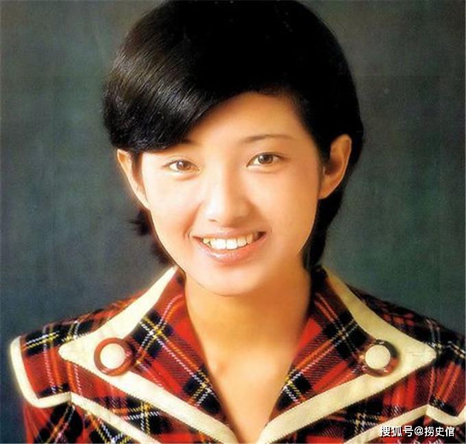 当年山口百惠红衣照,映红了她最美的青春
