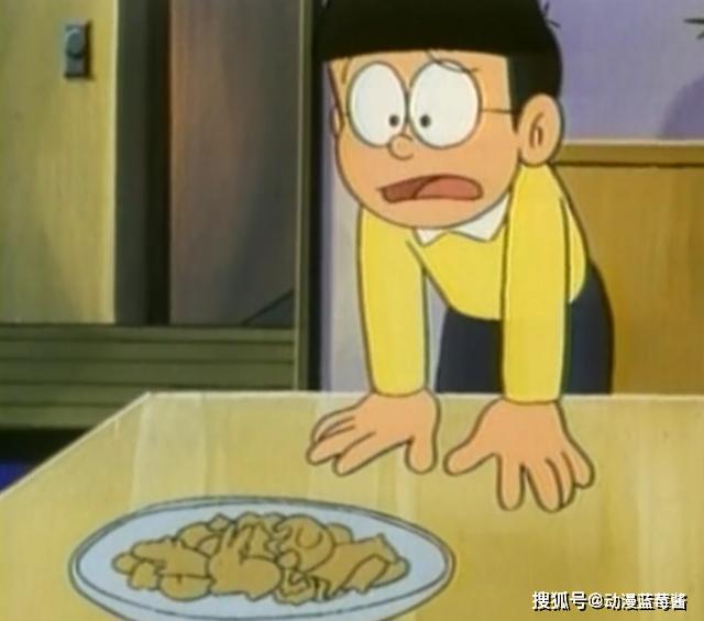 原创多啦a梦:神奇的饼干,吃了之后会变动物,大雄如何缓解局面?