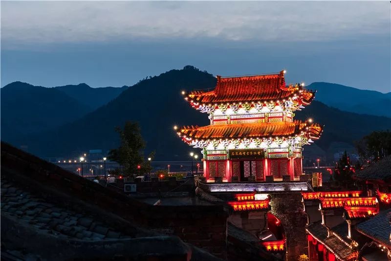 地址:石泉县汉江石泉古城 文化路特色餐饮街区 地址:石泉县文化路