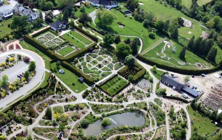 这里有东部的"布查特花园",占地27亩的kingsbrae gardens,拥有五万多