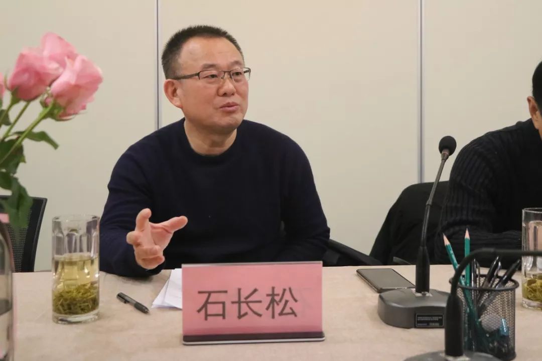 市政协党组副书记,副主席石长松对委员们积极发挥委员主体作用给予了
