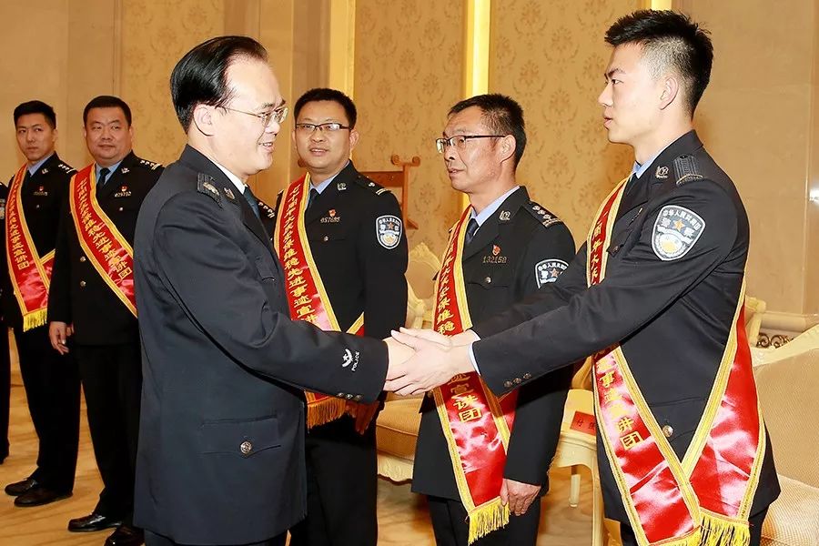 公安厅党委书记,厅长刘凯会见宣讲团成员,刘凯指出,宣讲团来到河北作