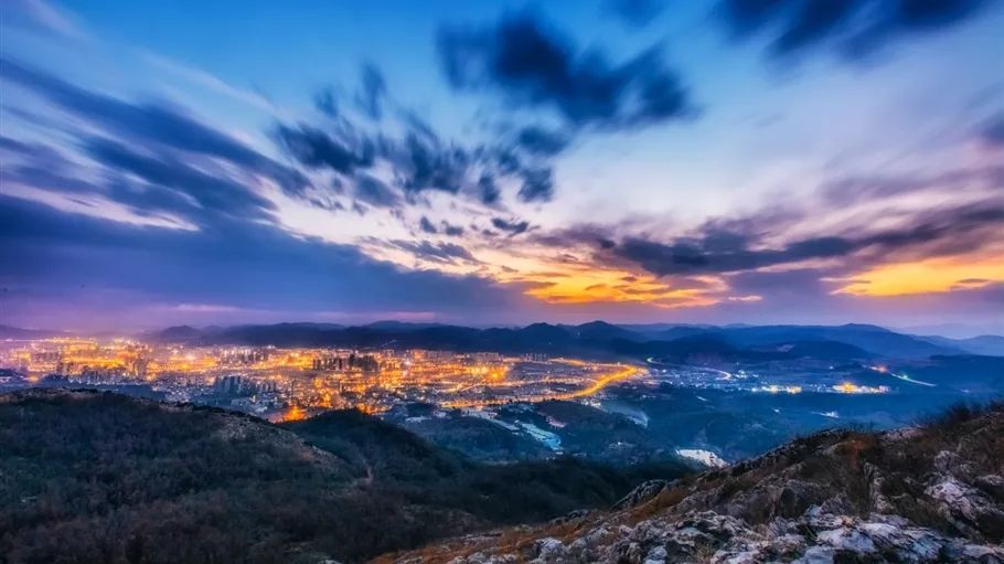 春城秀攀一次长虫山看一次夕阳领略全貌昆明