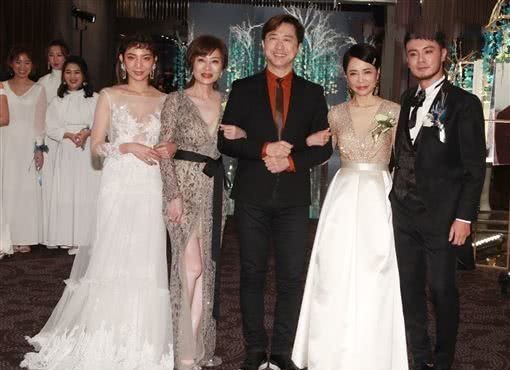 原创哈林为柴智屏爱女证婚又献唱，黄子佼主持婚礼，最担心这件事！