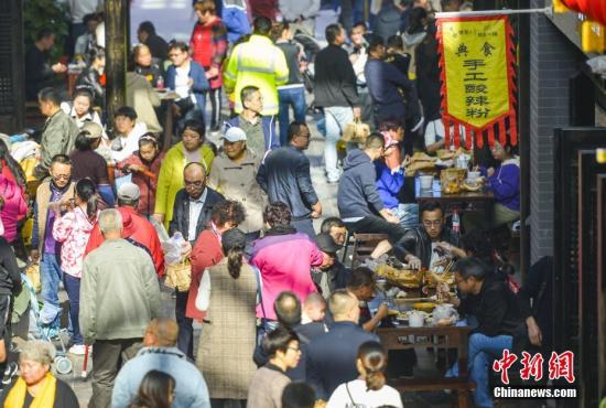 中央和援疆省市五年投入逾100亿元支持新疆旅游业发展