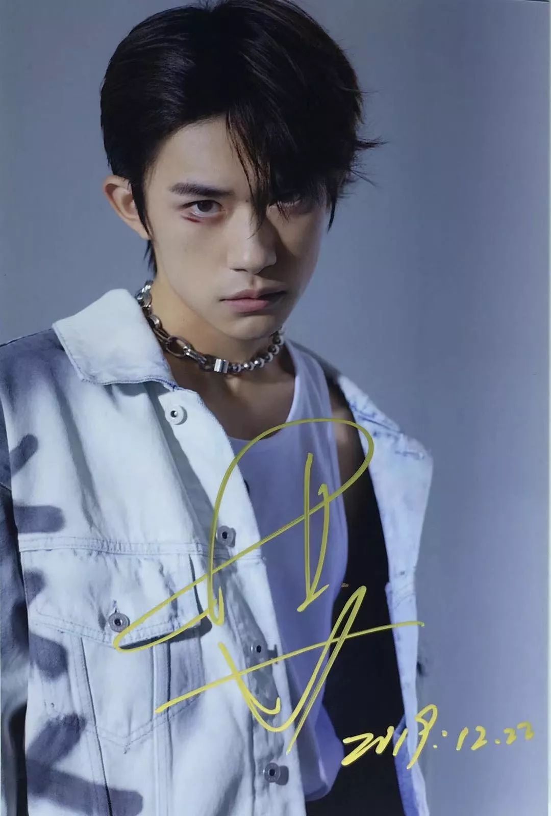 易烊千玺的手 2e3738e6fa41463ebd9687ccff1ffb36.jpeg