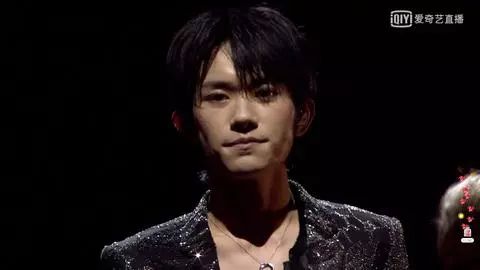 易烊千玺玊尔演唱会海报 3e3c095ce068402894b23d6bc3d05588.jpeg