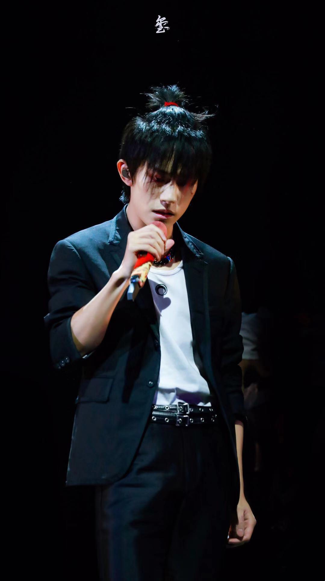 易烊千玺玊尔演唱会海报 44a3342faa644d45a2bb7f40e6f8db0e.jpeg