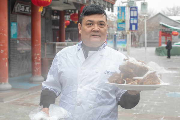 原创             新疆昌吉最值得去的小吃街，有特色小吃50多种，游客吃到都不愿意离开
