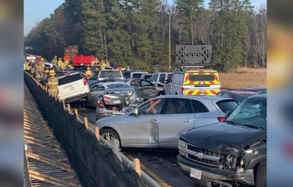 美国一高速公路发生69辆车连环相撞事故，至少51人受伤