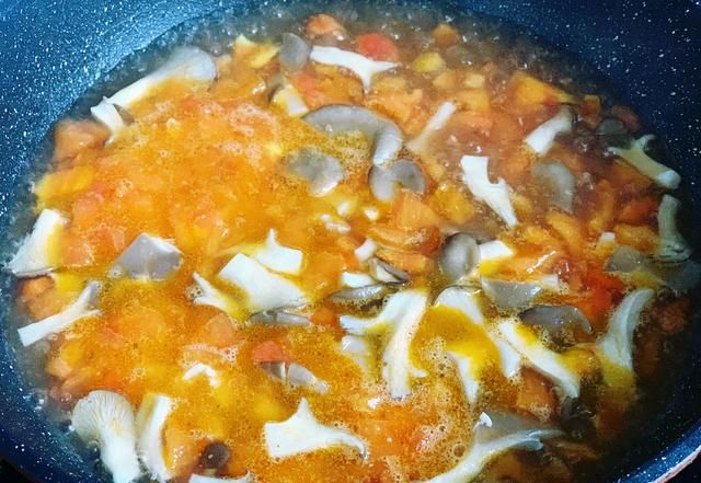 自己怎么做美味汤底 7326de3bcc48424ea5d15947121bf140.jpeg