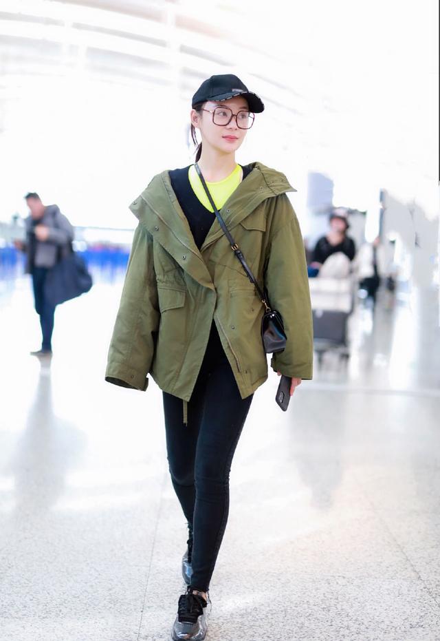 绿加蓝搭配 7c21fcdfb0c5440d9dd61a459d1937b1.jpeg