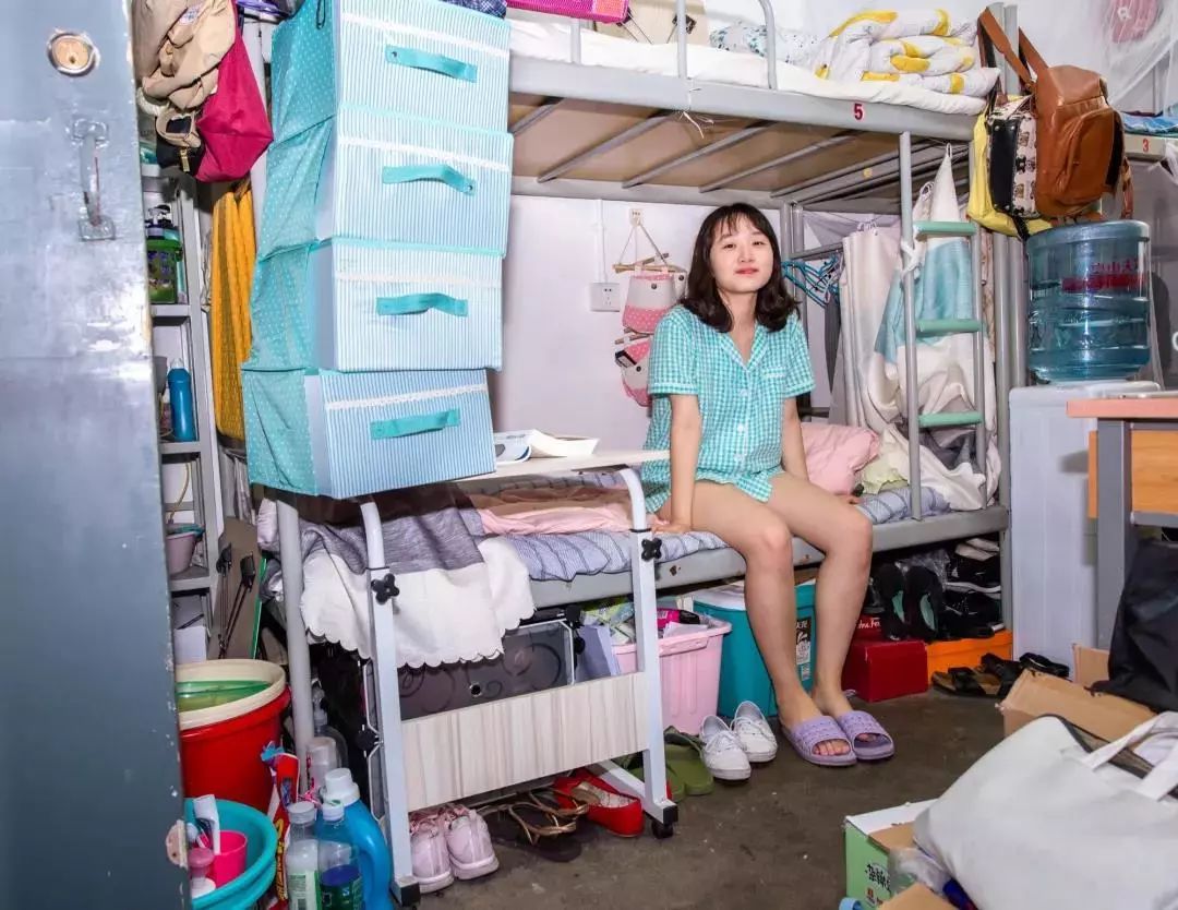 我花三年时间拍下女生宿舍最真实的模样