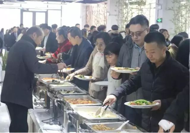 青岛恒星科技学院也将不断探索中华素食文化,不仅为恒星广大师生提供