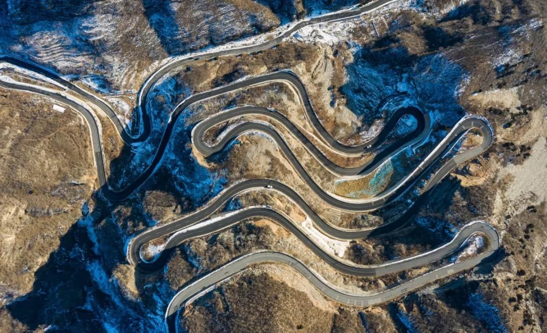 就有这样一条激情的公路,它的名字叫做红井路,在北京的摩旅和跑山圈子