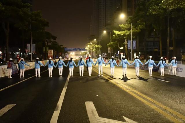 怎样才能当演唱会志愿者 9bc6f8d7ea82439fb576c410ca35a3d5.jpeg