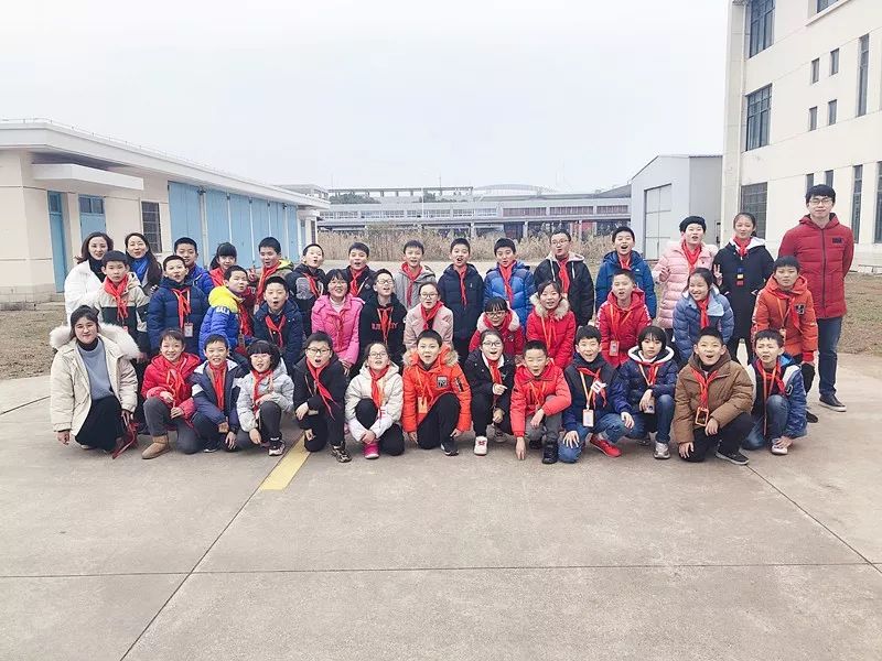 体验军营生活了解国防知识无锡市梅村实验小学大小课堂主题活动
