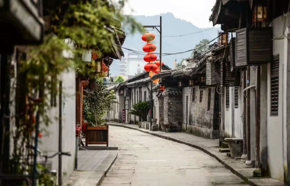 阆中有多少人口_阆中古城图片