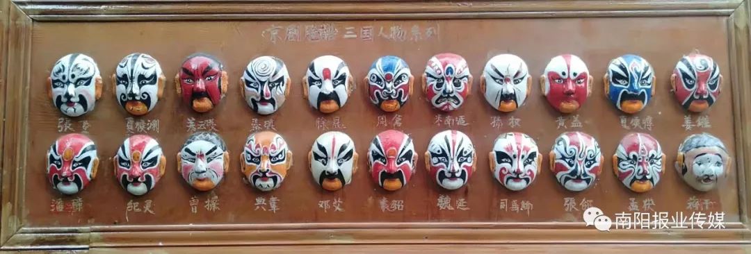 南阳八旬老人擅画脸谱,千余京剧脸谱绘出多彩人生