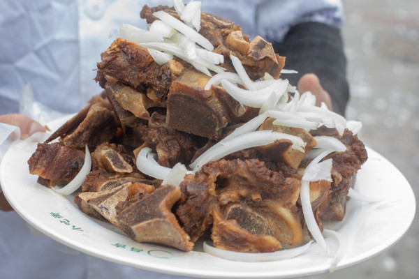原创             新疆昌吉最值得去的小吃街，有特色小吃50多种，游客吃到都不愿意离开