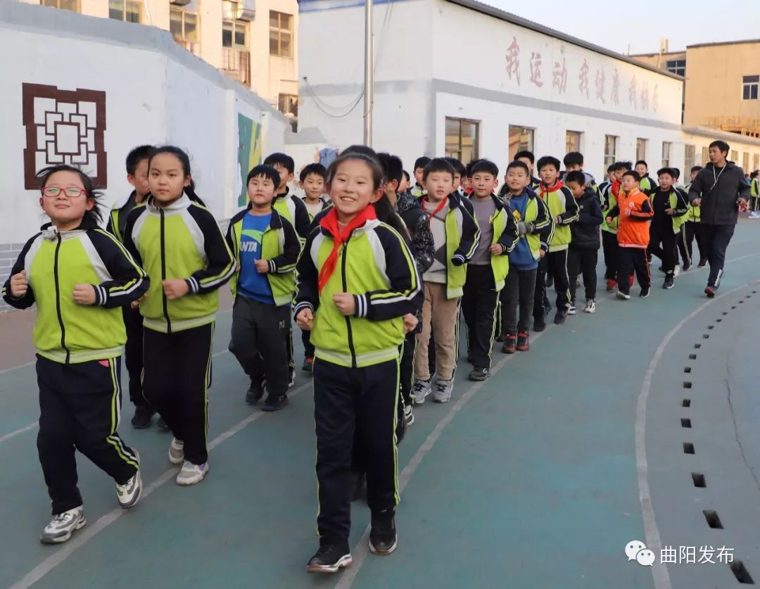 12月23日,曲阳县燕南小学的社团活动异彩纷呈.