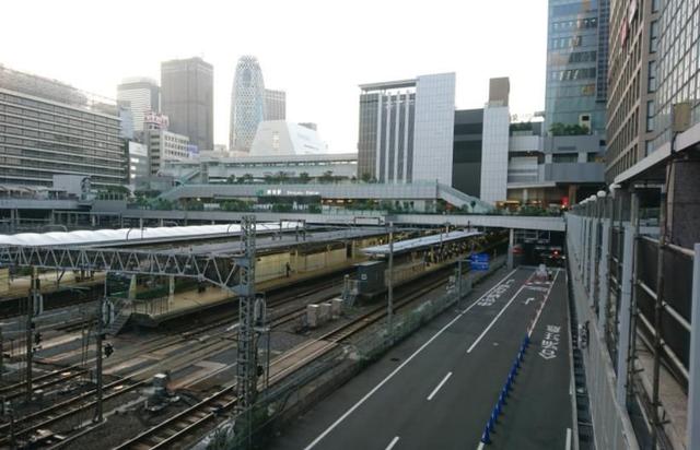 东京新宿火车站有出口178个一座世界最大车站迷宫