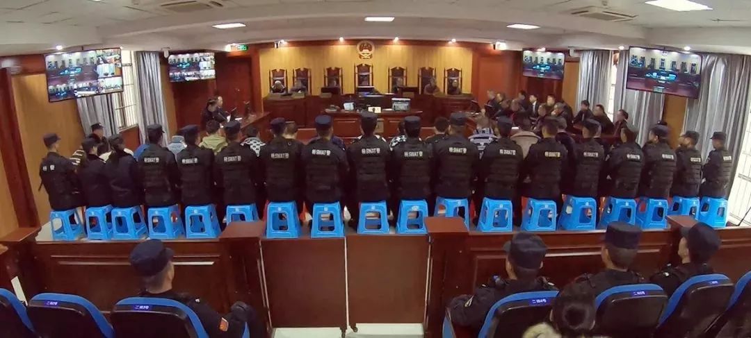 判刑21年!称霸一方的黑老大"柱哥",62册2米多高卷宗记录罪行