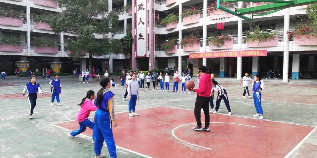 2019黄岐第二小学班际篮球联赛.day6