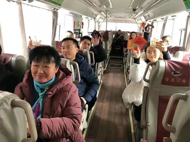 心暖冬至,济南长途汽车总站邀乘客吃饺子