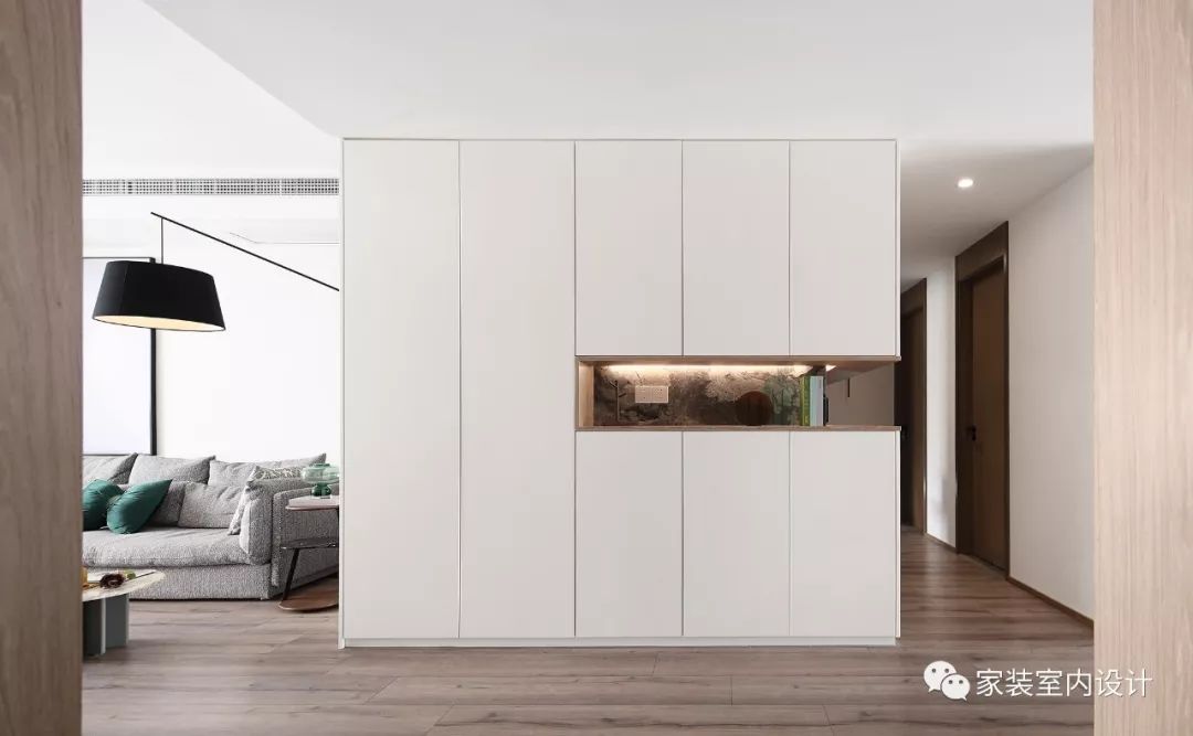 入户玄关柜简单大方 6df095e8fcbc41548227639038cb5a9c.jpeg