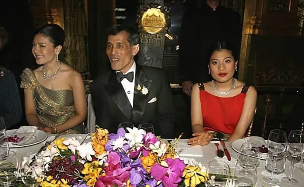 泰国国王最新消息西拉米 818d6a4e316941e8933da14aea5507b7.jpeg