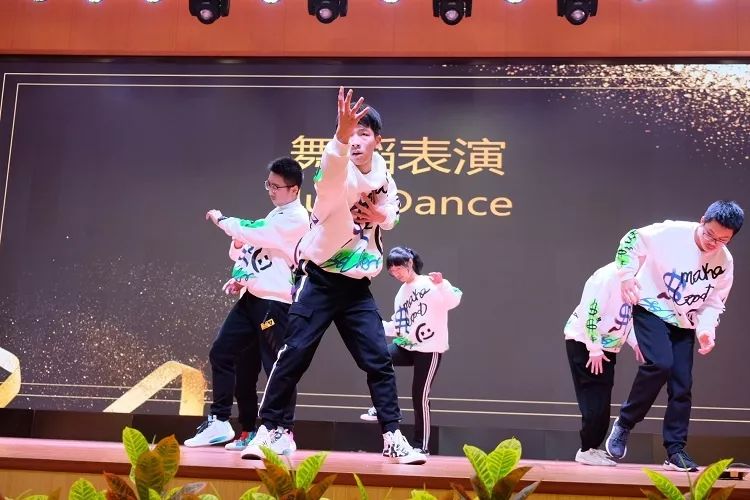 不负韶华，短剧免费在线观看的精彩世界，不负韶华，免费在线观看短剧的精彩世界