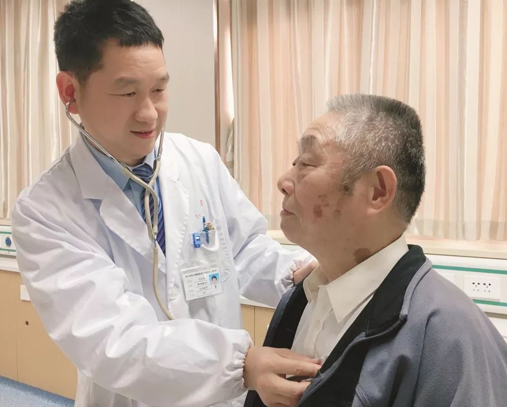 什么人可以当医院的科室主任 9564ad52c2b54271ae5358e65aa27cdd.jpeg