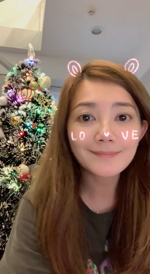 梁静茹平安夜晒美照 唱圣诞歌曲暖心送祝福