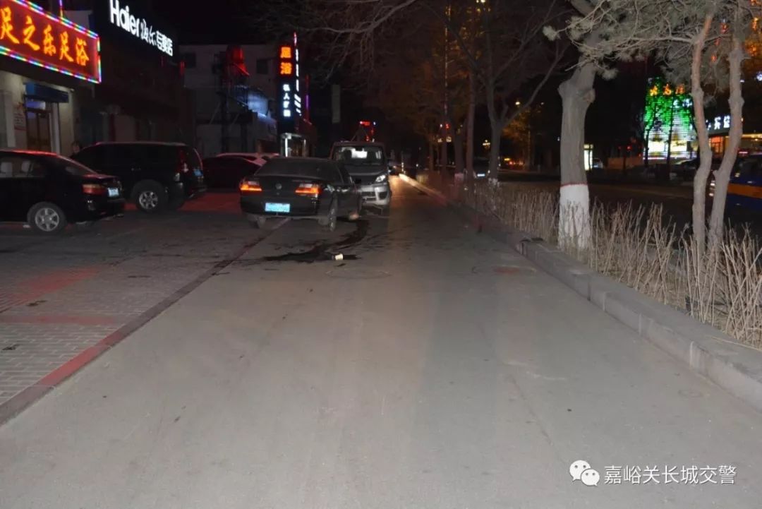 嘉峪关市发生一起交通事故两车司机双双逃逸留在现场的竟然是