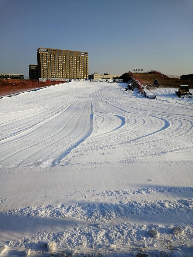 青岛恒星冰雪训练基地,一个让滑雪初学者开心留恋的地方