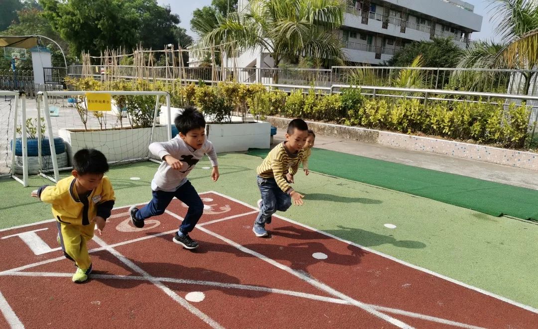 【赛事报道】荷坳(市一级)幼儿园冬季运动会--排球,投掷,20 米快速跑