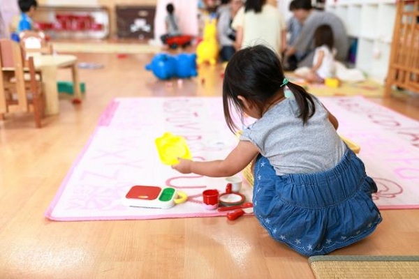 日本战后人口_二战后,日本人口飞速恢复到1亿,方法很简单,就是苦了女大学生(2)