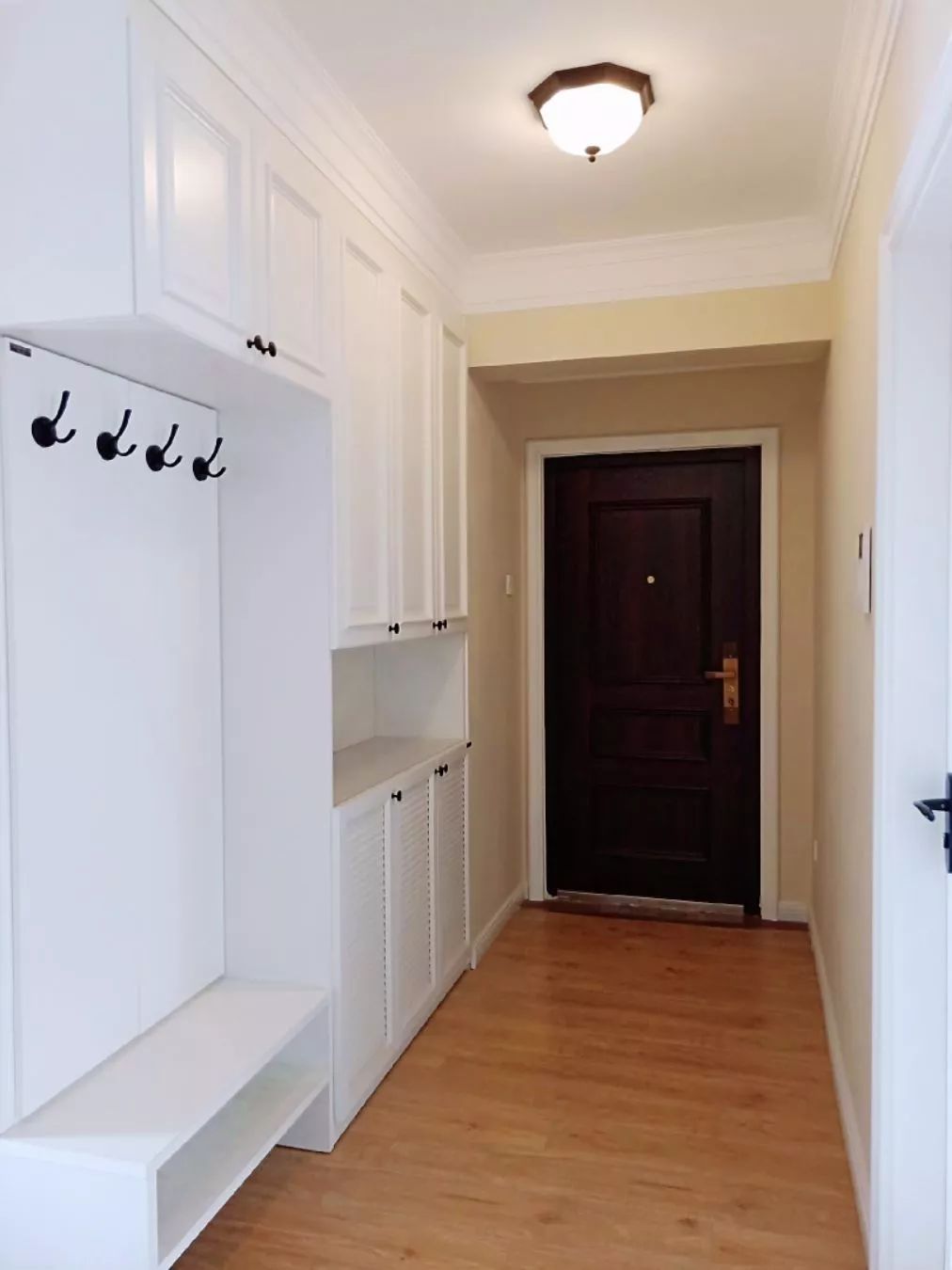 入户鞋柜带换鞋凳一米二 2c0b774326de4d12af3c09c3e65080c3.jpeg