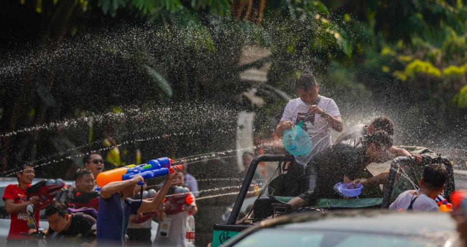 泼水节，送祝福，告庄西双景带你了解傣族“新年”