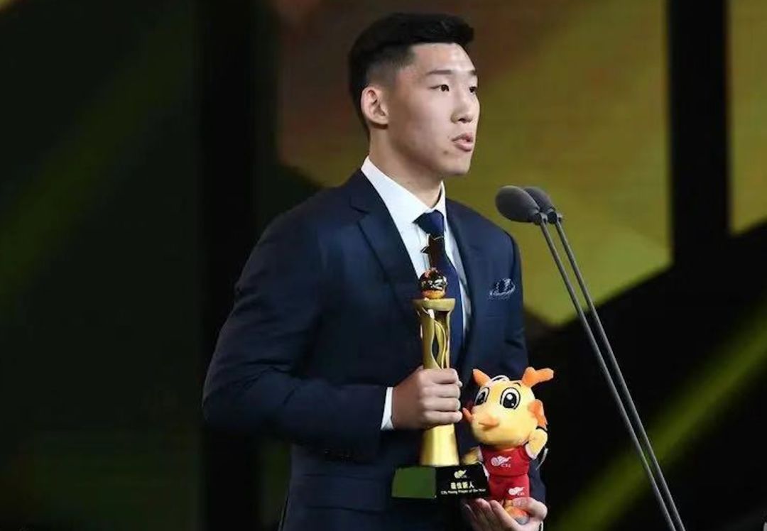 告急手术!第1中锋倒下!状元换榜眼都没人要_佩尔帕里姆·海泰马伊