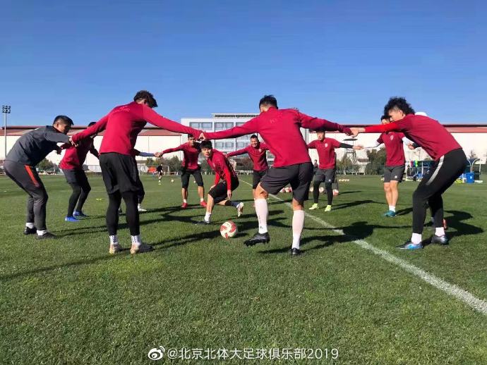 圣诞大战詹眉出战成疑_劳伦斯Olum