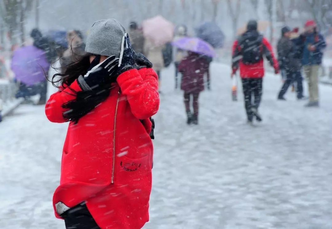 西安的雨雪大风降温陆续到货…重度污染何时缓解?