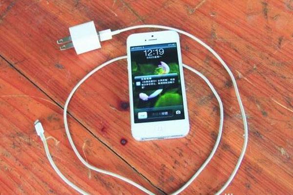 手机充电发烫是电池的事情吗 46636944e34442159ec12e6cedb8fb5b.jpeg