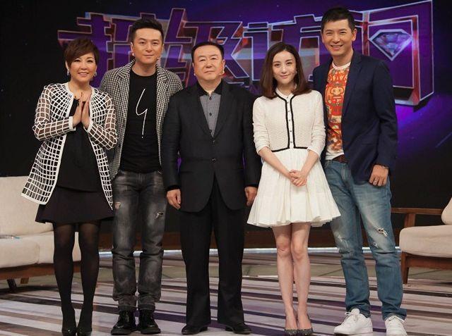 那就是尤小刚在和邬倩倩离婚后不久,就和周庭伊结婚了.