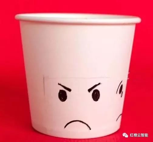 怎么快速撕掉杯子上的纸贴纸 63b9f34f87b34152a2510f55d98d83eb.jpeg