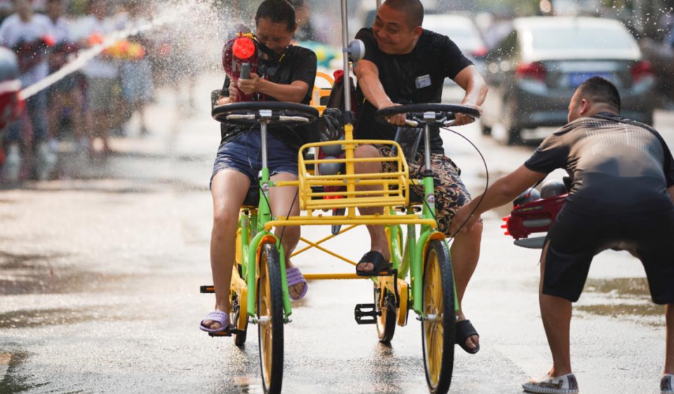 泼水节，送祝福，告庄西双景带你了解傣族“新年”