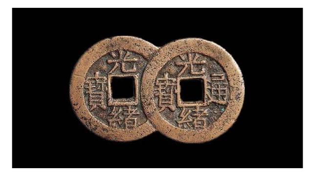 东汉时期的钱币，一个可以掰成两个花，你相信吗？