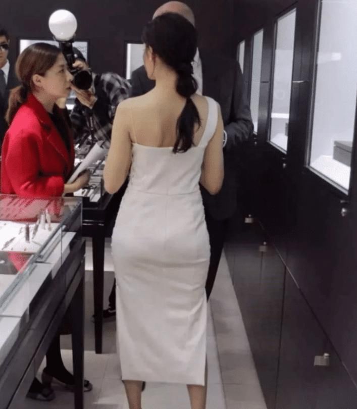 张天爱的南瓜胯火了曲线感尽显如何打造黄金腰臀比