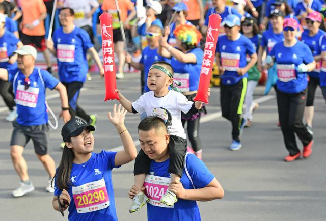 体检非儿戏一选手赛前被CUT 金扬城陶承鸿过秤明天争金腰带